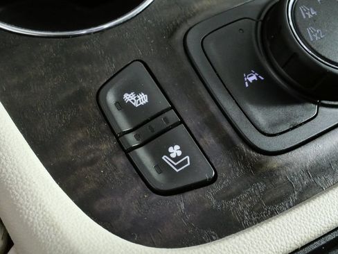 Used 2020 GMC Acadia Denali w/ Trailering Package AWD/4WD image 19