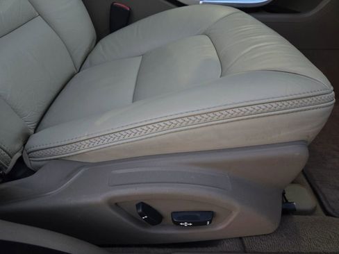 Used 2011 Volvo XC70 T6 image 20