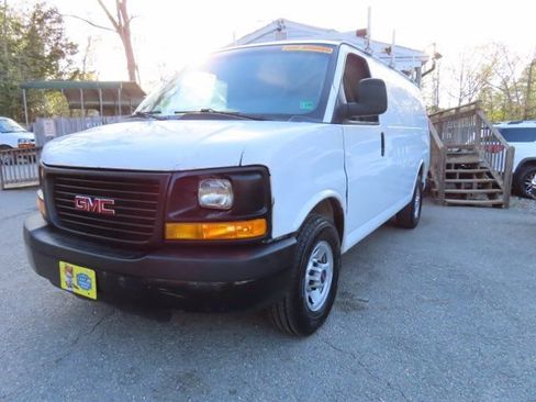 Used 2016 GMC Savana 2500 RWD image 2
