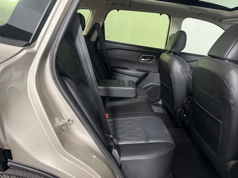Used 2025 Nissan Rogue Platinum w/ Platinum Premium Package FWD image 19