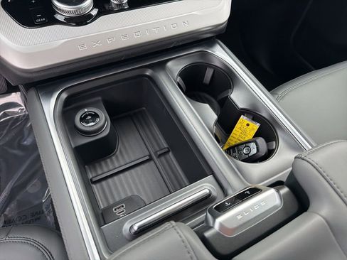 New 2026 Ford Expedition Active RWD image 28