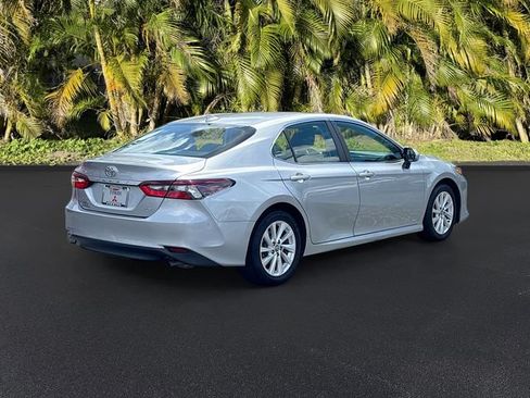 Used 2024 Toyota Camry LE w/ Convenience Package FWD image 4