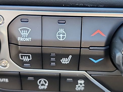 New 2026 Jeep Wrangler Unlimited Sahara AWD/4WD image 34