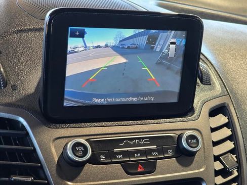 Used 2022 Ford Transit Connect XLT image 5