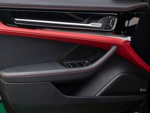 Used 2024 Porsche Panamera image 12