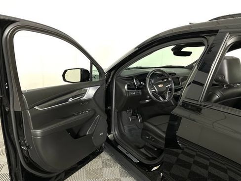 Certified 2025 Cadillac XT6 Sport w/ Technology Package AWD/4WD image 25
