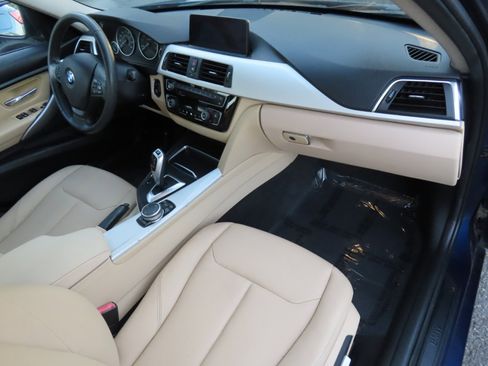 Used 2017 BMW 320i xDrive Sedan image 16