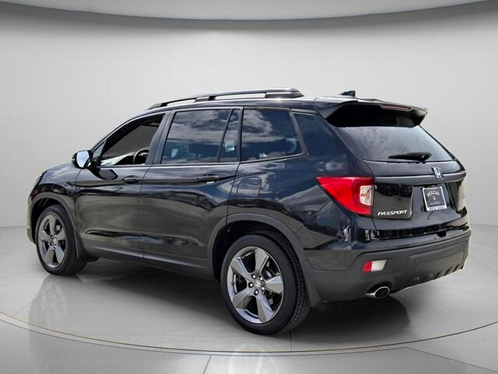 Used 2019 Honda Passport Touring image 4