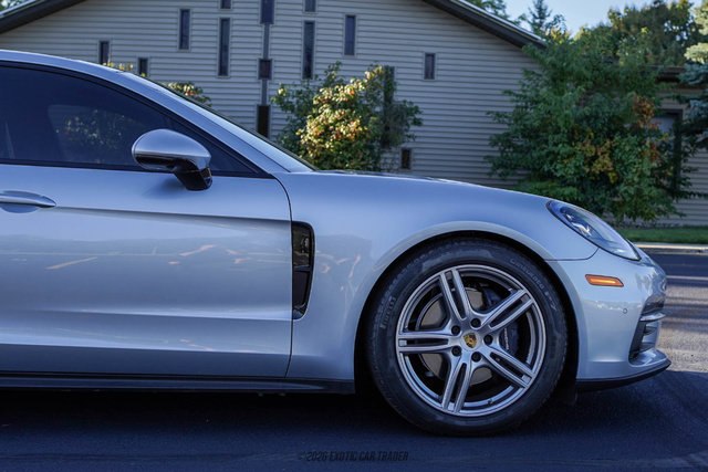 Used 2020 Porsche Panamera RWD image 10