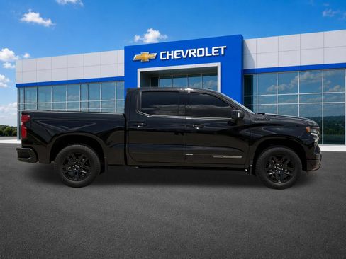 Used 2025 Chevrolet Silverado 1500 High Country w/ Midnight Edition AWD/4WD image 8