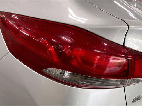 Used 2017 Hyundai Elantra SE FWD image 28