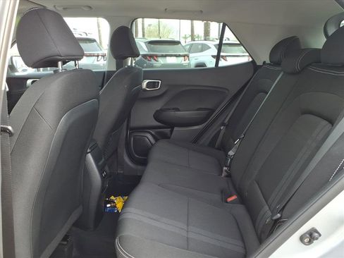Certified 2025 Hyundai Venue SEL image 15