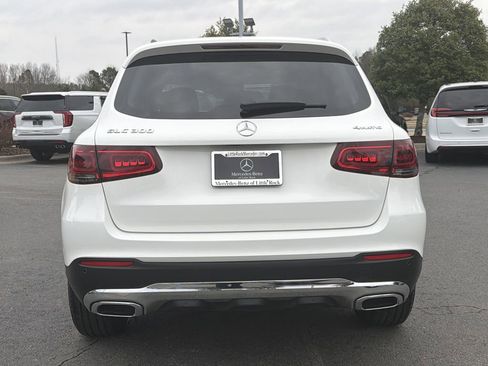 Used 2022 Mercedes-Benz GLC 300 4MATIC image 4