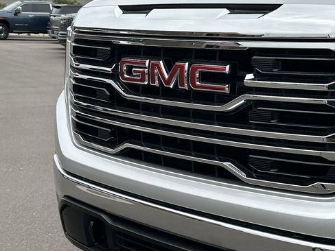 Used 2022 GMC Sierra 1500 SLT w/ X31 Off-Road Package AWD/4WD image 30