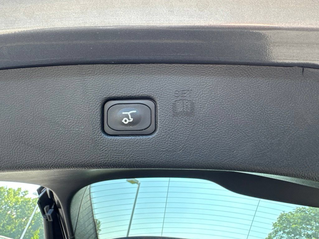 Used 2024 Ford Edge Titanium AWD/4WD image 8