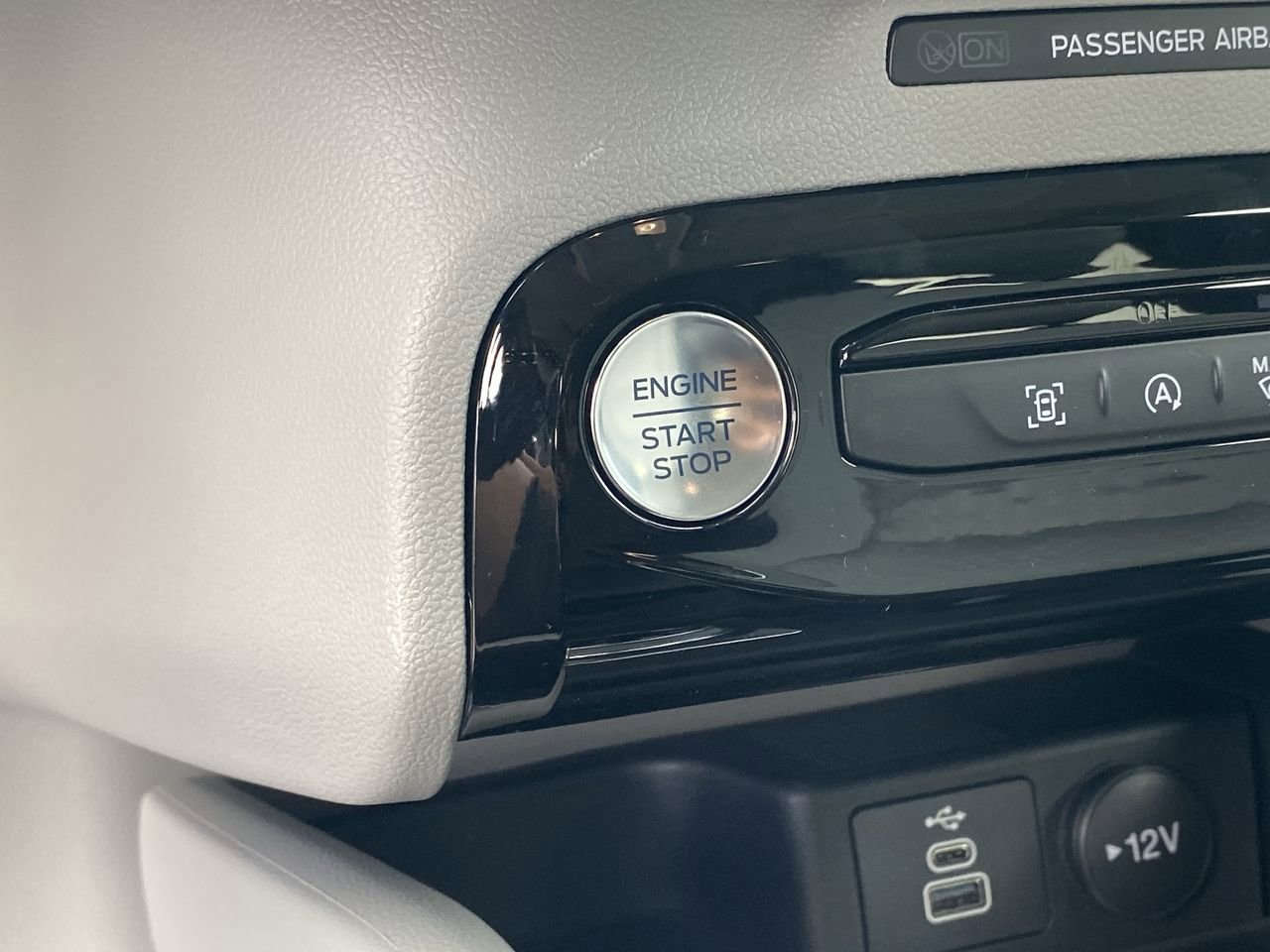 Used 2026 Ford Escape Active w/ Active Premium Tech Pack FWD image 28