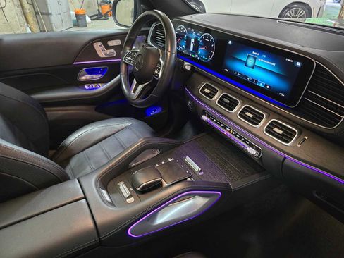 Used 2023 Mercedes-Benz GLS 450 4MATIC image 10