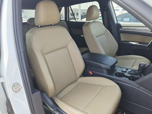 Used 2020 Volkswagen Atlas Cross Sport SE w/ Towing Package AWD/4WD image 13
