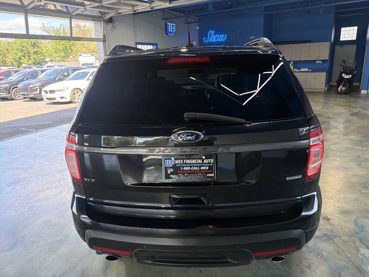 Used 2015 Ford Explorer XLT w/ Equipment Group 202A AWD/4WD image 10