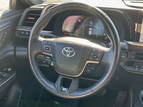 Used 2025 Toyota Crown Signia AWD/4WD image 16
