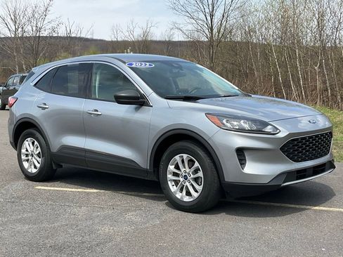 Certified 2022 Ford Escape SE w/ Cold Weather Package image 1