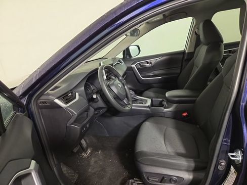 Used 2025 Toyota RAV4 XLE AWD/4WD image 12