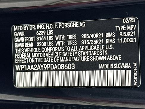 Used 2023 Porsche Cayenne image 32