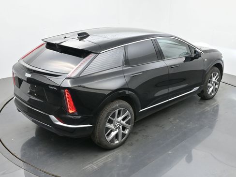 New 2026 Cadillac Optiq Luxury 2 AWD/4WD image 27