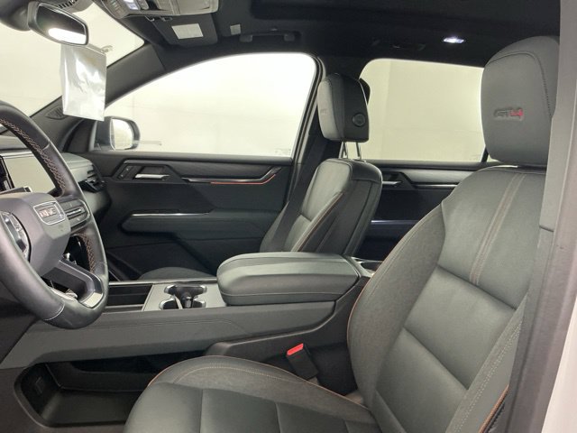 Used 2025 GMC Acadia AT4 w/ Luxury Package AWD/4WD image 16