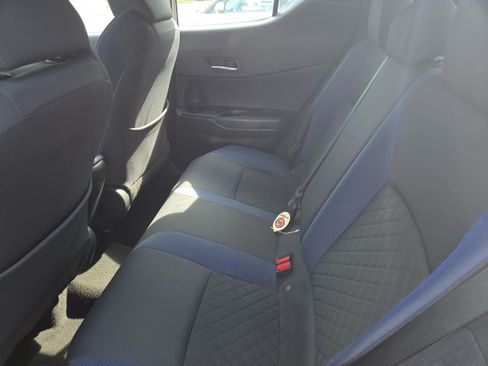 Used 2021 Toyota C-HR XLE FWD image 10