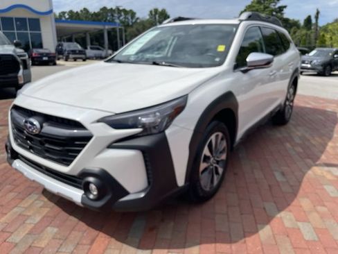 Used 2025 Subaru Outback Touring AWD/4WD image 1