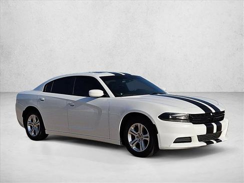 Used 2021 Dodge Charger SXT w/ Leather Interior Group RWD image 9