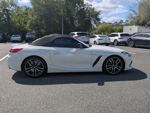 Used 2022 BMW Z4 M40i w/ Premium Package image 5