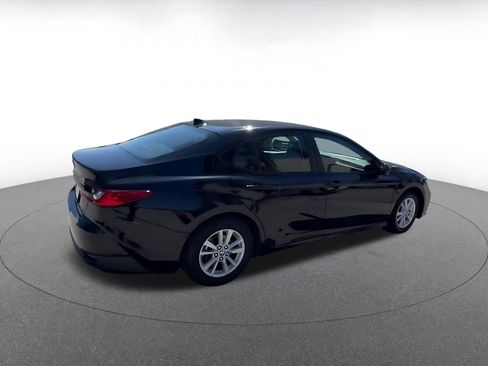 Used 2025 Toyota Camry LE image 15