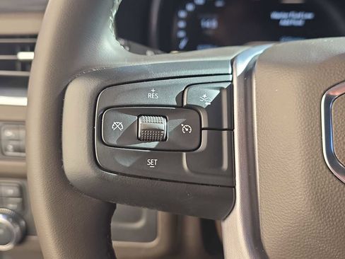 Used 2023 GMC Yukon SLT image 23