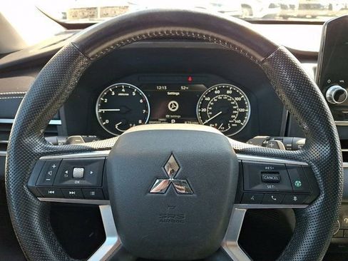Used 2022 Mitsubishi Outlander SE image 24