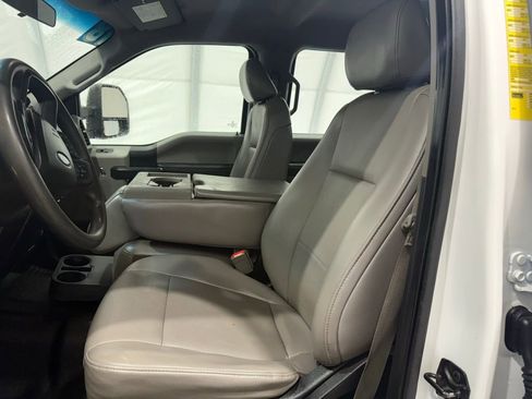Used 2018 Ford F550 4x4 Crew Cab Super Duty image 12
