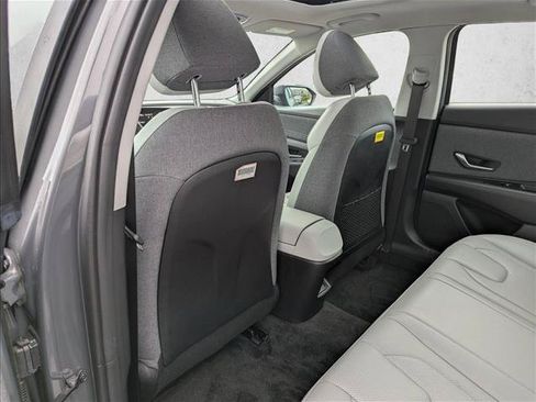 Used 2025 Hyundai Elantra Limited FWD image 24