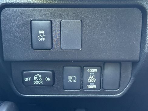 Used 2022 Toyota Tacoma TRD Sport w/ Technology Package AWD/4WD image 42