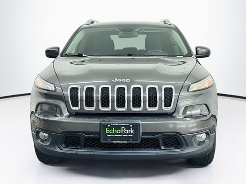 Used 2014 Jeep Cherokee Latitude AWD/4WD image 2