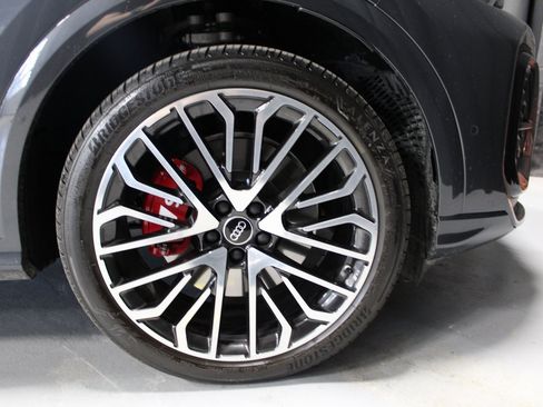 Used 2025 Audi SQ5 Prestige image 17