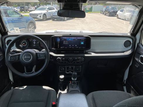 Used 2025 Jeep Gladiator Sport AWD/4WD image 23