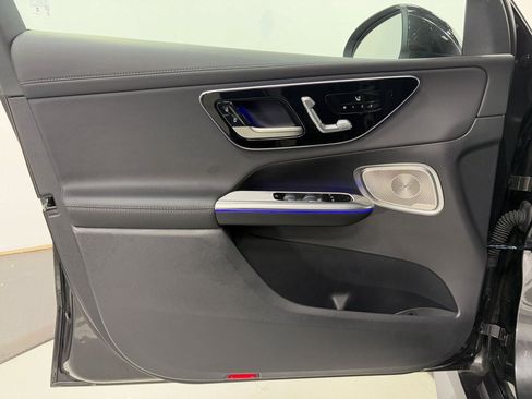 Certified 2025 Mercedes-Benz GLC 350e GLC 350e w/ AMG Line image 5