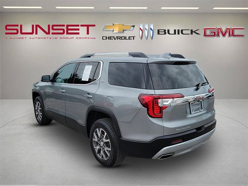 Certified 2023 GMC Acadia SLT FWD image 6