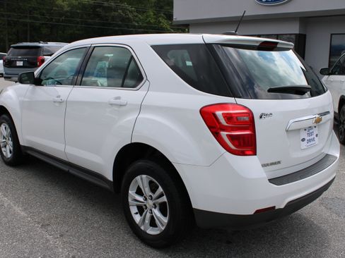 Used 2017 Chevrolet Equinox LS FWD image 8