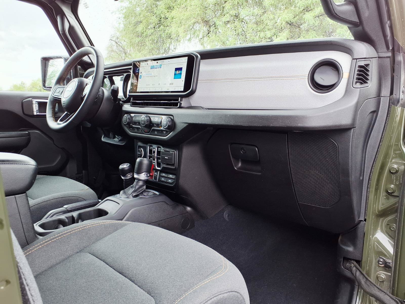 Used 2024 Jeep Wrangler Unlimited Sport AWD/4WD image 11