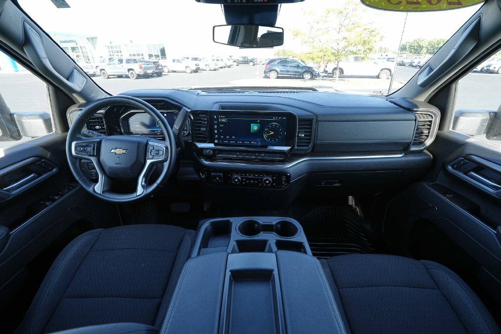 Used 2025 Chevrolet Silverado 2500 LT w/ Convenience Package AWD/4WD image 27