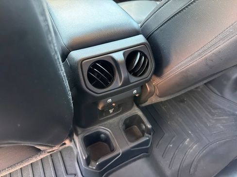 Used 2023 Jeep Gladiator Mojave AWD/4WD image 32