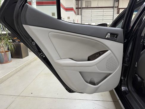 Used 2013 Kia Optima EX w/ Premium Pkg image 12