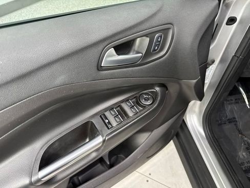 Used 2017 Ford C-MAX SE FWD image 10